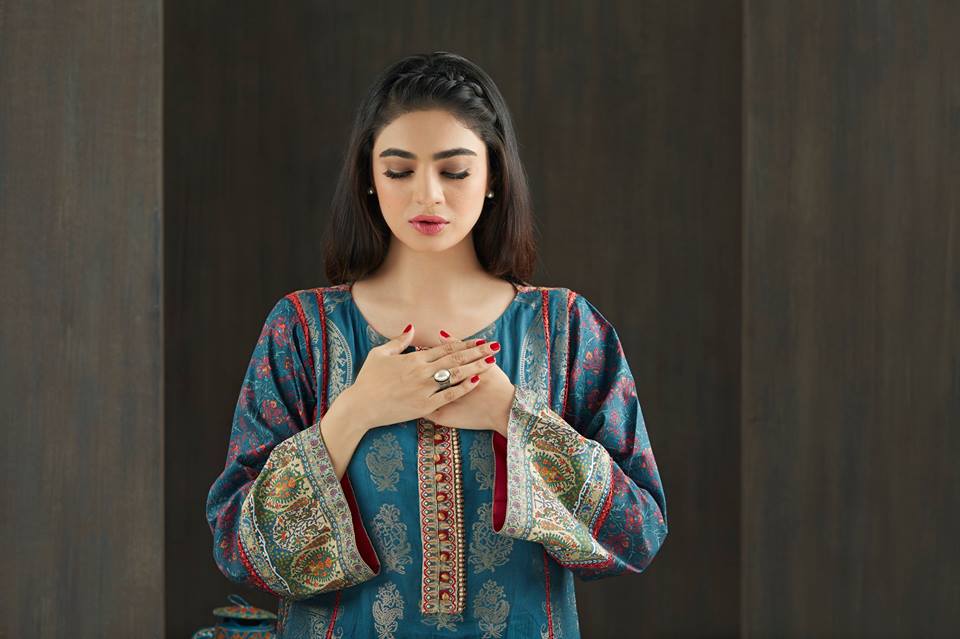 embroidered prints on kurti